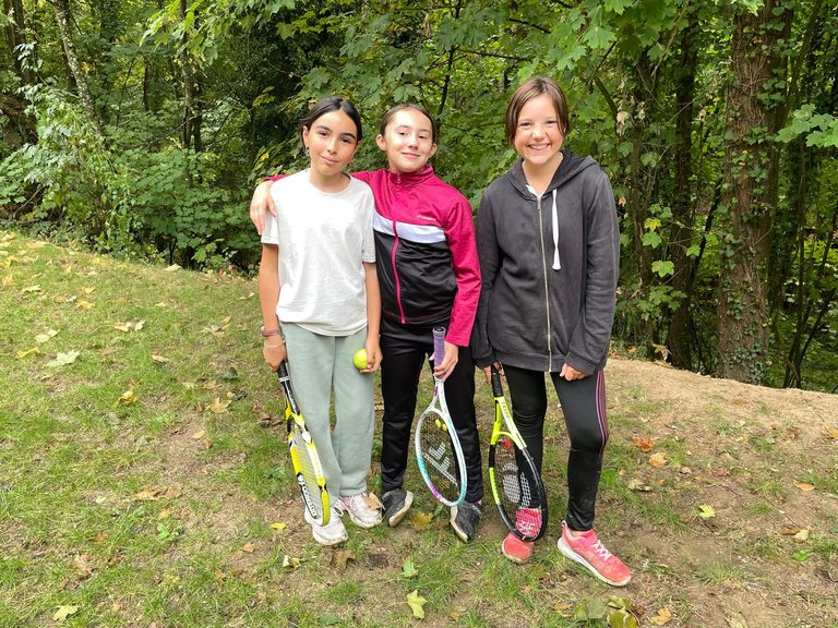 11/12 ans : une victoire pour les filles, des garçons combatifs